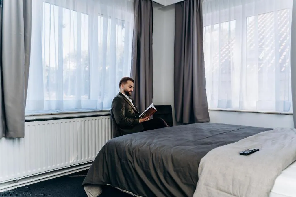 Hotel Atomihotel: Contemporary Comfort Steps From The Atomium! Brussels